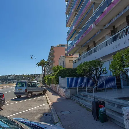Apartment Climatise Avec Parking Face